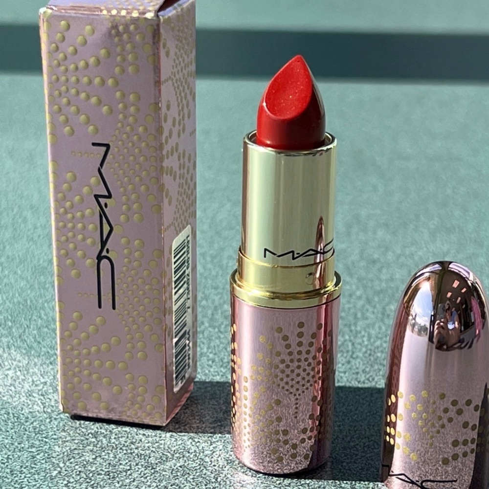 MAC Put A Bow On It Lustreglass Lipstick Bubbles & Bows - Picture 6 of 11